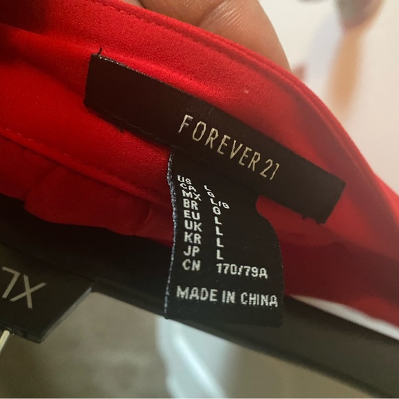 FOREVER 21 - PLEATED RED MINI SKIRT - Picture 4 of 4